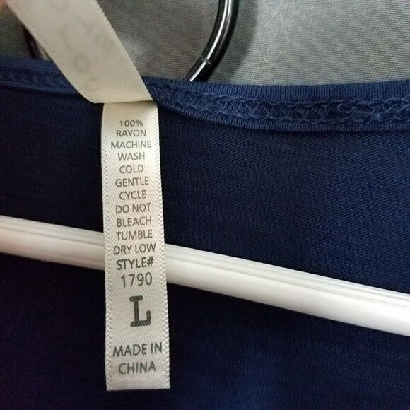 Color Story Large Navy Single Pocket Tee High Low Cuffed Short Sleeve NWOT - Picture 6 of 11